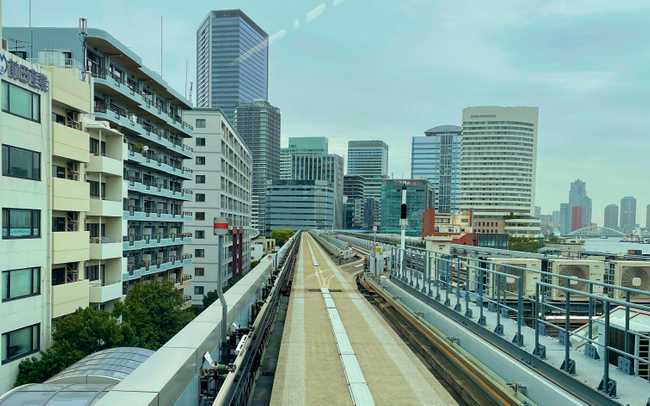 Front seat on the Yurikamome