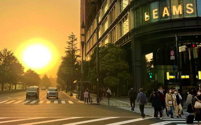 Mentally destroyed outside of Tokyo Station, but with a nice sunset